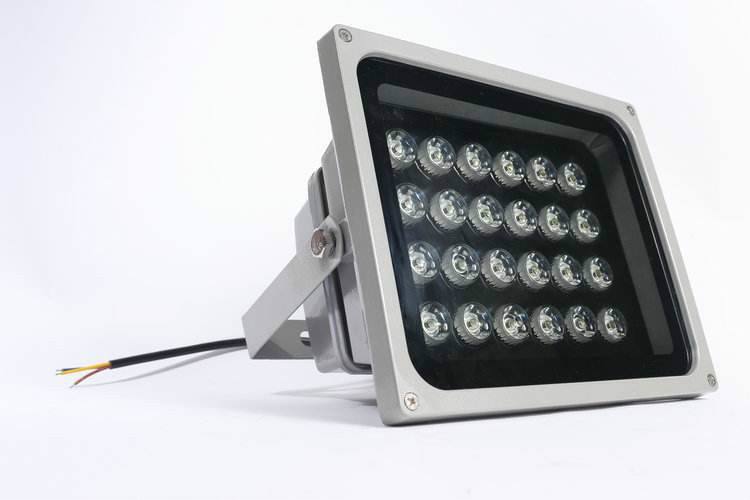 Por qué los materiales de aleación de PC/ABS se utilizan ampliamente en carcasas de equipos de iluminación industrial